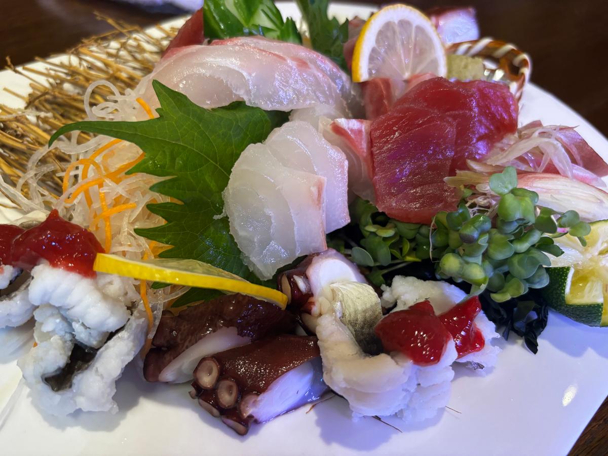 ハモ、タコ、カンパチ、マグロ、鯛、サーモンetc.