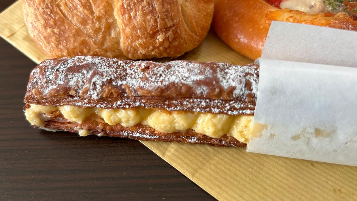パイ生地に挟まれたクリームの味が溜まりません❤
