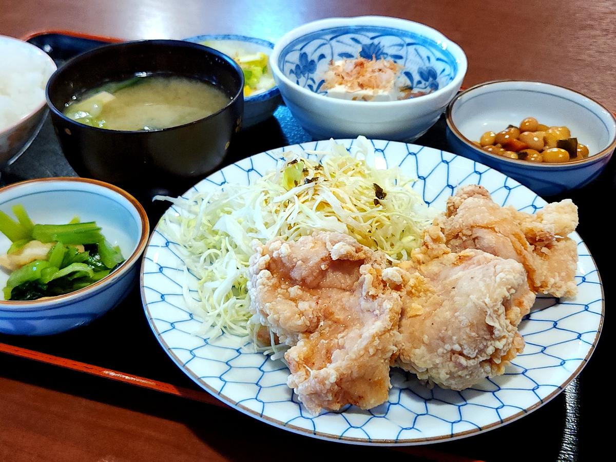 モーニングの唐揚げ定食