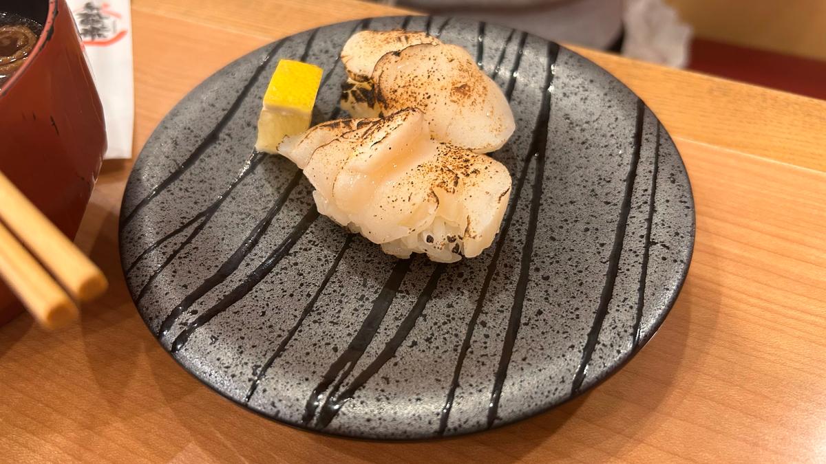 炙りほたてにレモンをかけて食べるのが美味しかった♪