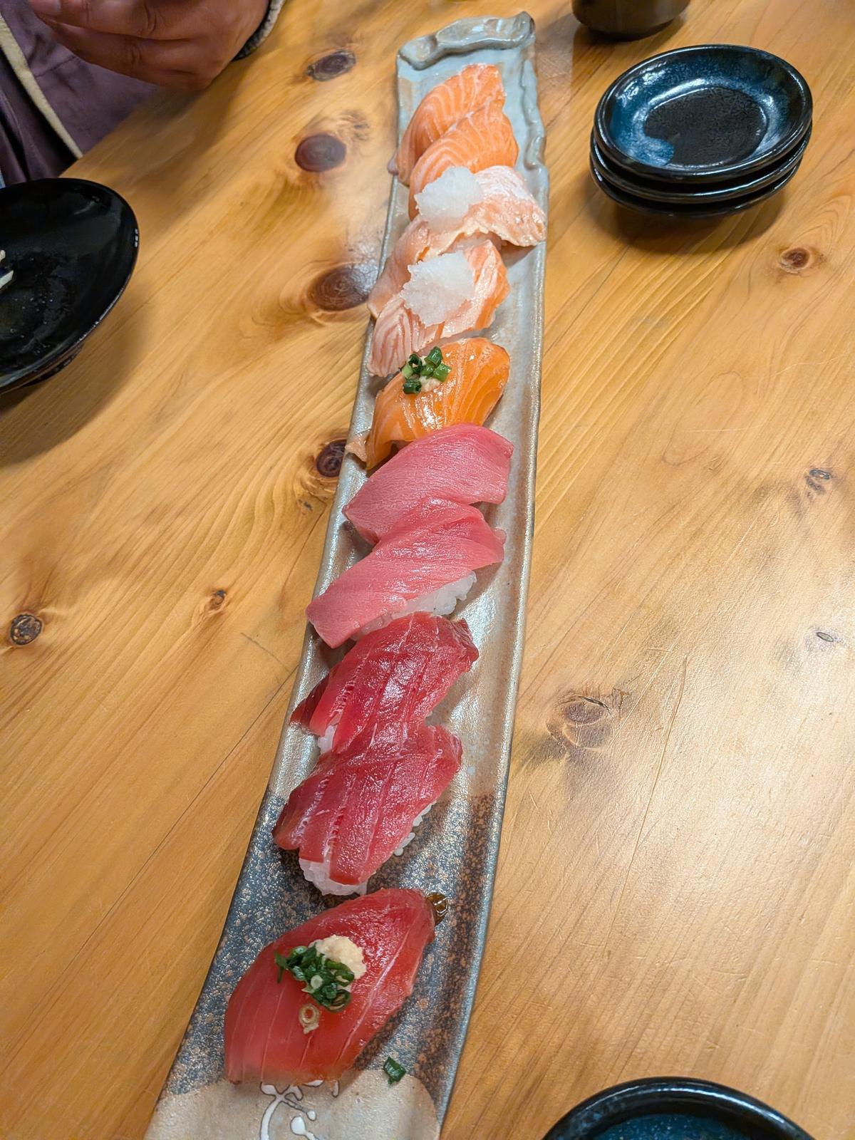 まぐろとサーモンづくし