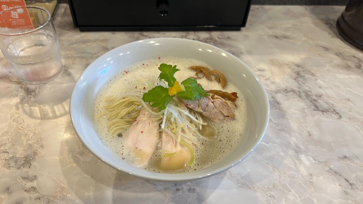 鶏そば塩白湯