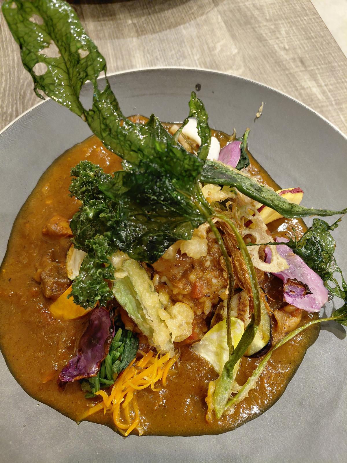 牛すじ野菜増しカレー